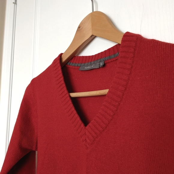 3/$20 Van Heusen Women's V-Neck Red Sweater - Picture 8 of 8